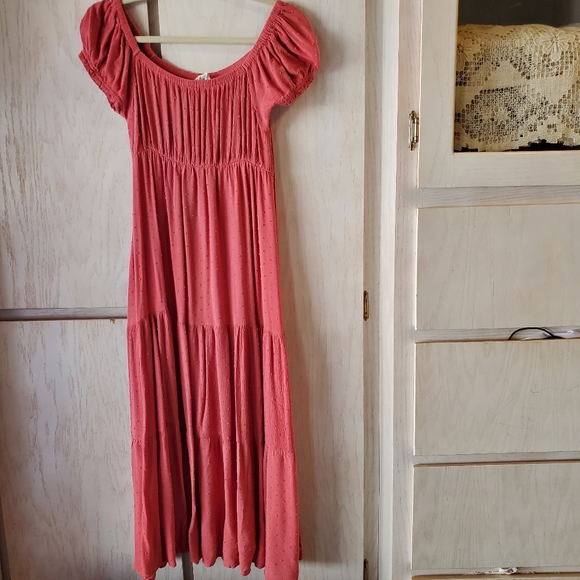 easel Dresses Easel Maxi Dress Small Rayon Long Short Sleeve Tiered